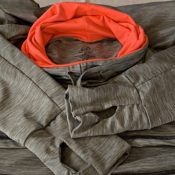 Light pullover jacket - Picture 3 of 6